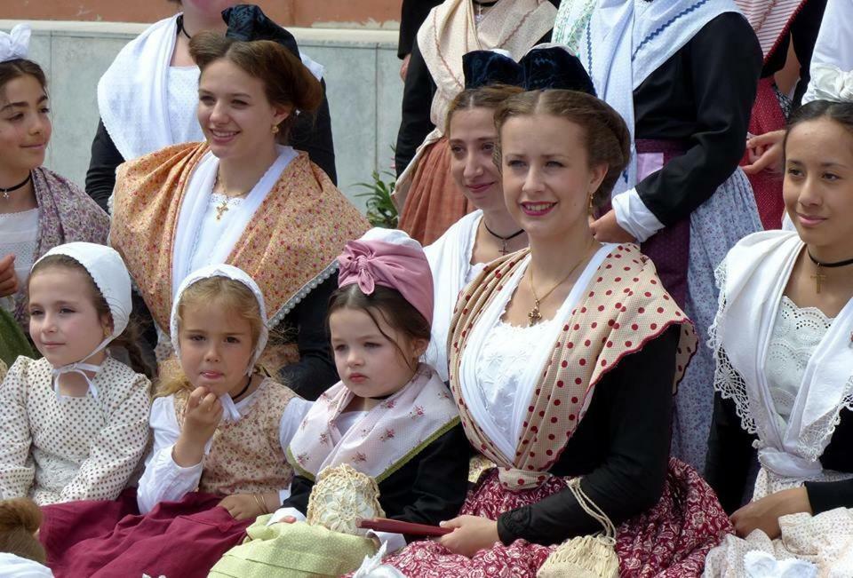 Chez Catherine Arles Eksteriør bilde